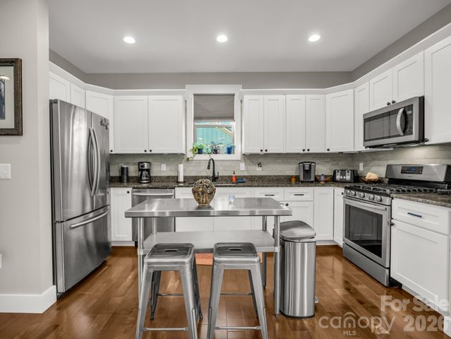 3 Staffordshire Drive, Black Mountain, NC 28711