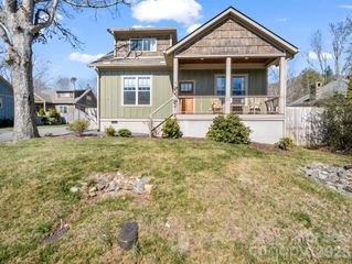 3 Staffordshire Drive, Black Mountain, NC 28711