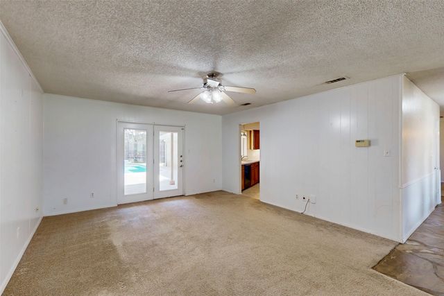 4501 Trowbridge Drive, Arlington, TX 76013
