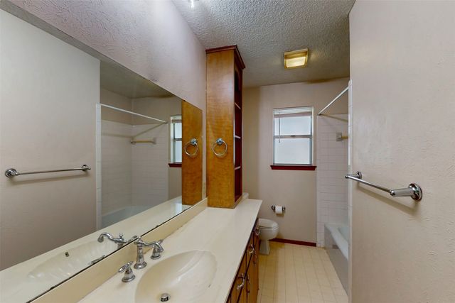 4501 Trowbridge Drive, Arlington, TX 76013
