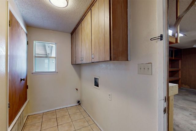 4501 Trowbridge Drive, Arlington, TX 76013