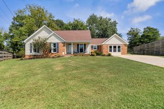 206 Treetop Ct, Smyrna, TN 37167
