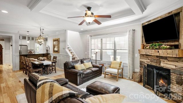 39 Tudor Way, Black Mountain, NC 28711