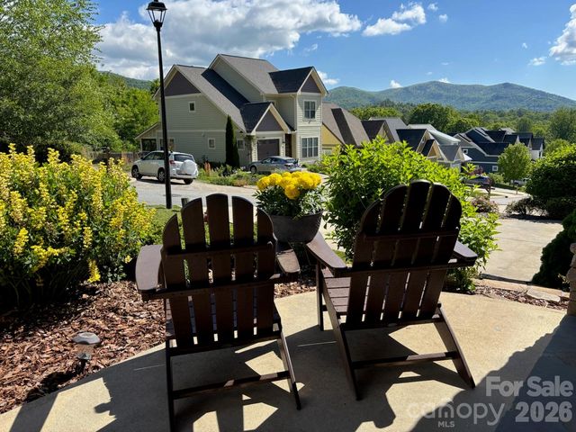 39 Tudor Way, Black Mountain, NC 28711