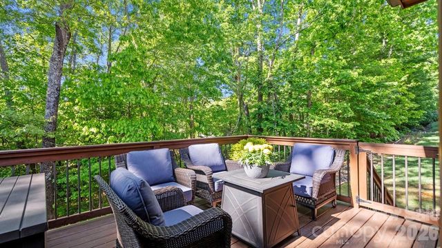 39 Tudor Way, Black Mountain, NC 28711
