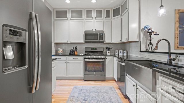 39 Tudor Way, Black Mountain, NC 28711