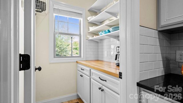 39 Tudor Way, Black Mountain, NC 28711