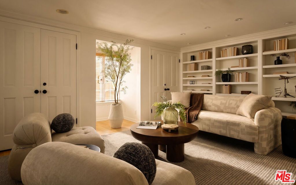Image 31 of property listing at 23449 Malibu Colony Road 91a, Malibu, CA 90265