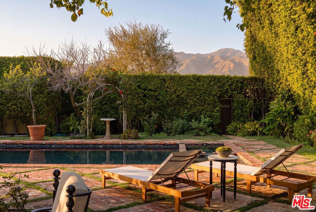 Image 36 of property listing at 23449 Malibu Colony Road 91a, Malibu, CA 90265