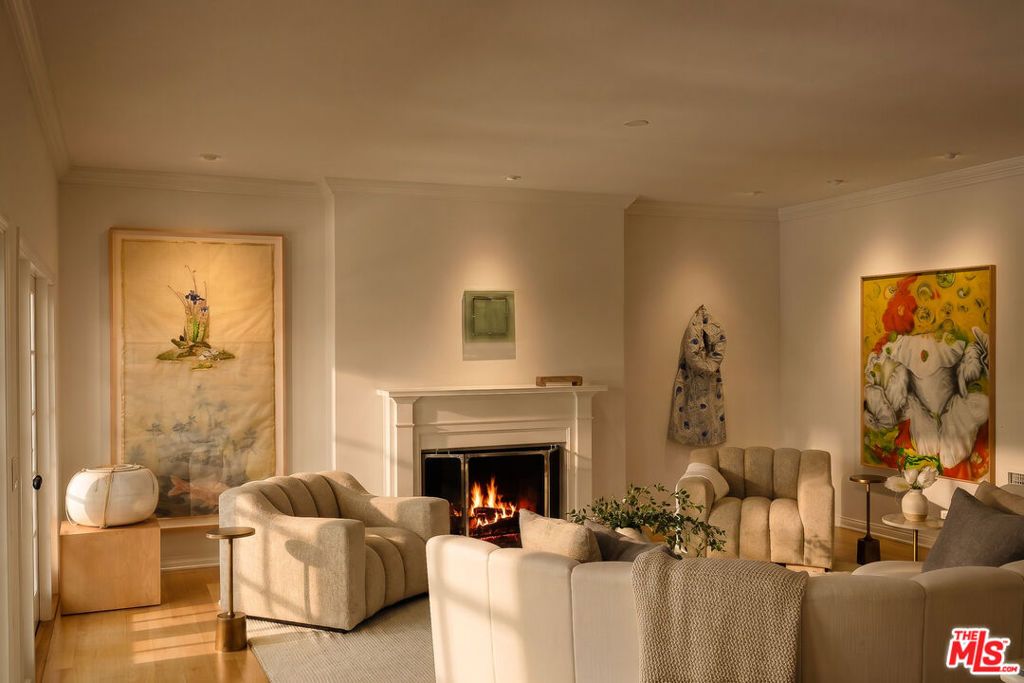 Image 7 of property listing at 23449 Malibu Colony Road 91a, Malibu, CA 90265