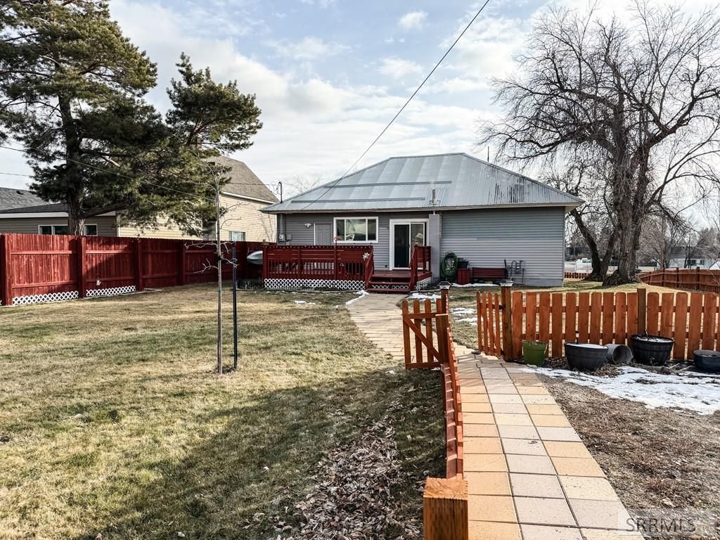 Image 1 of property listing at 645 W 1 N, St Anthony, ID 83445