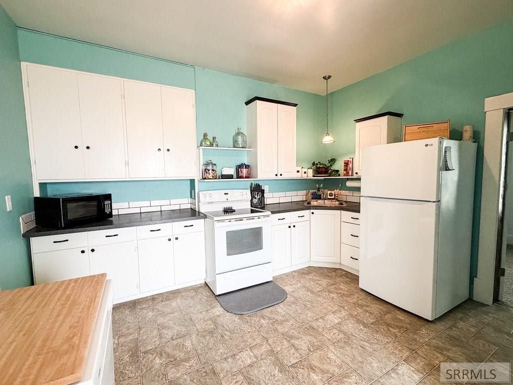 Image 12 of property listing at 645 W 1 N, St Anthony, ID 83445