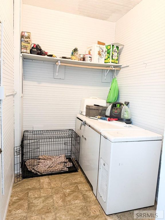 Image 17 of property listing at 645 W 1 N, St Anthony, ID 83445