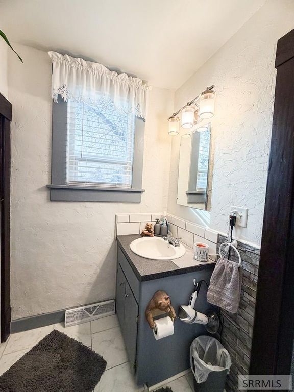 Image 19 of property listing at 645 W 1 N, St Anthony, ID 83445