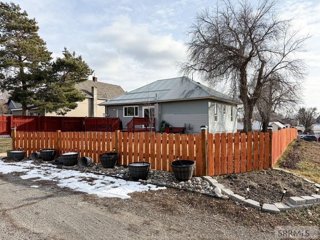 Image 27 of property listing at 645 W 1 N, St Anthony, ID 83445