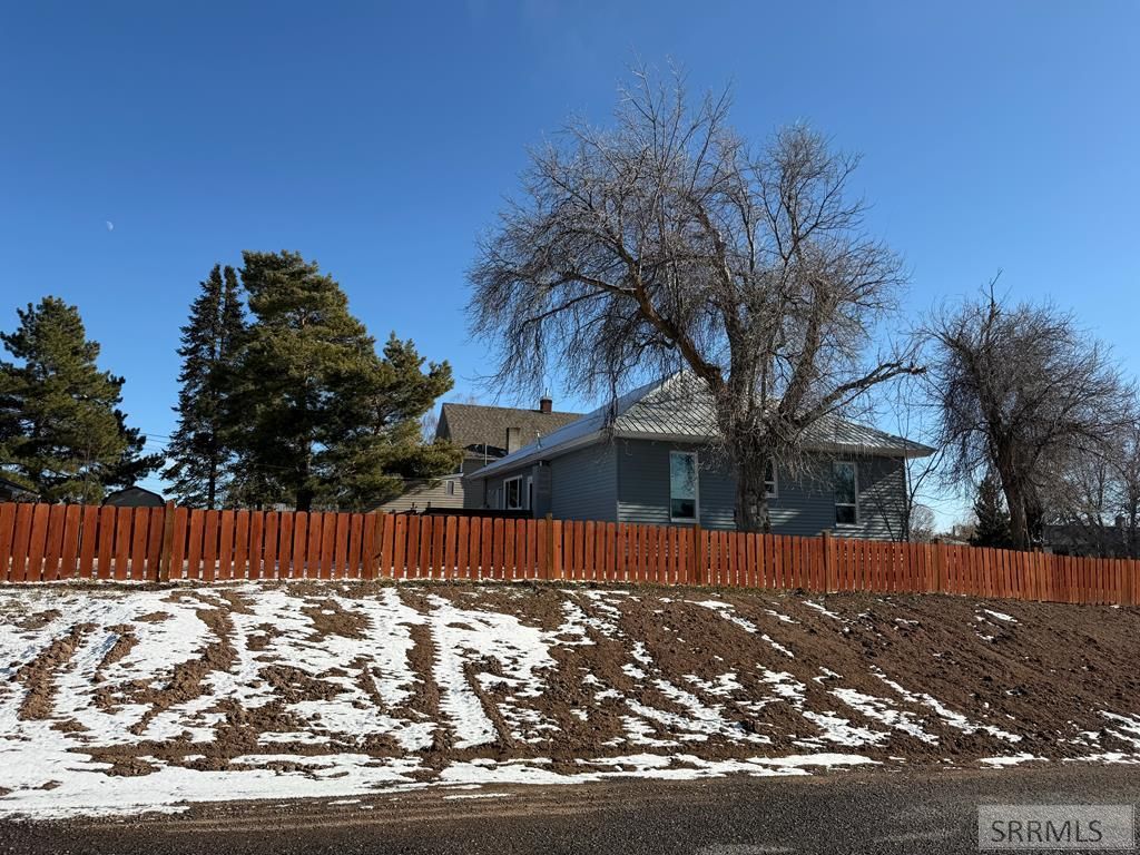 Image 29 of property listing at 645 W 1 N, St Anthony, ID 83445