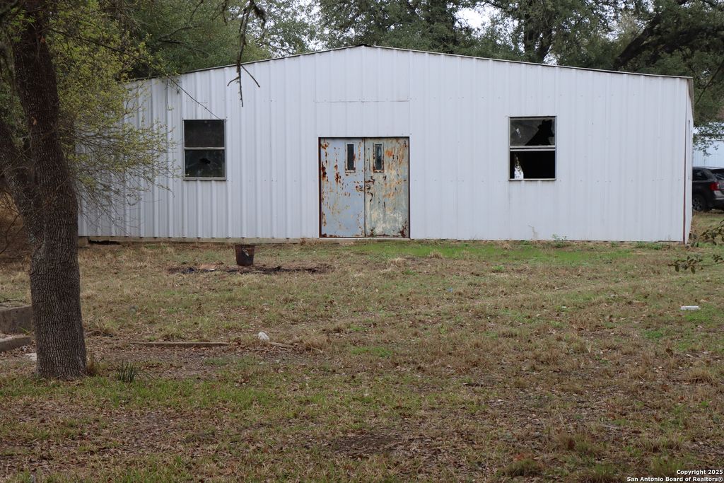 85 Dawnridge, Poteet, TX 78065