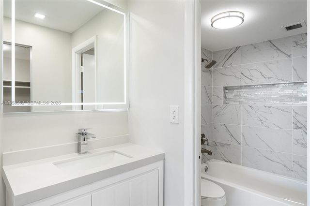 16740 NE 9th Avenue 809, North Miami Beach, FL 33162