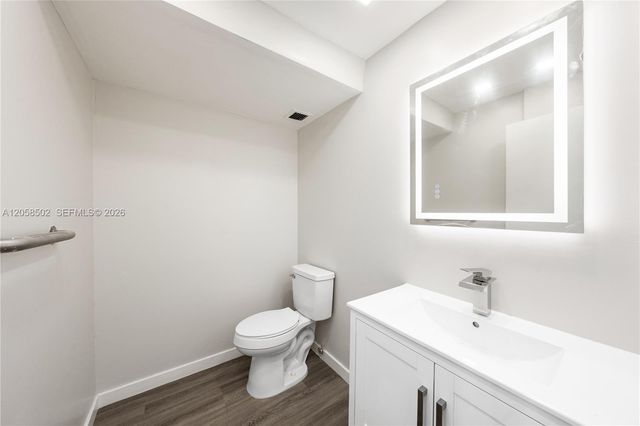 16740 NE 9th Avenue 809, North Miami Beach, FL 33162