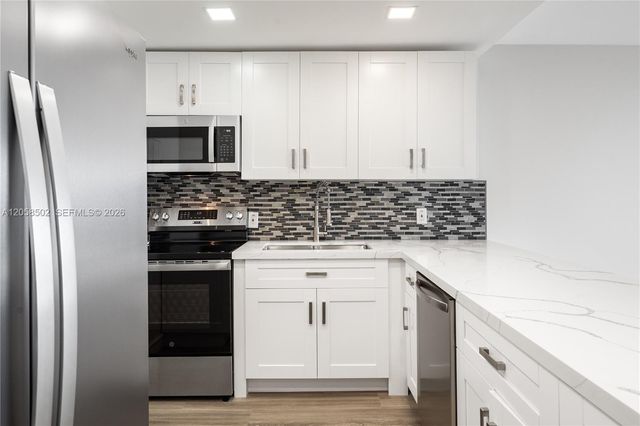 16740 NE 9th Avenue 809, North Miami Beach, FL 33162