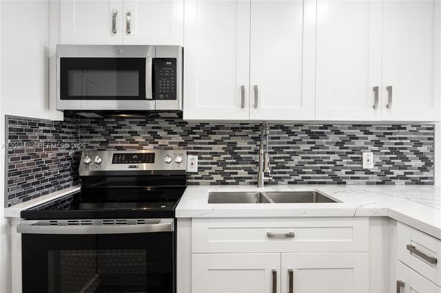 16740 NE 9th Avenue 809, North Miami Beach, FL 33162