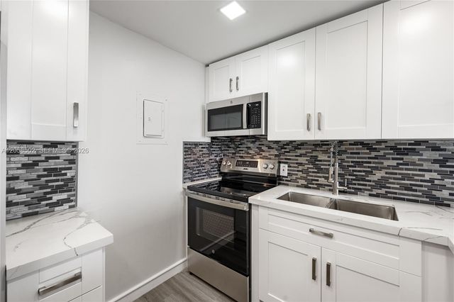 16740 NE 9th Avenue 809, North Miami Beach, FL 33162