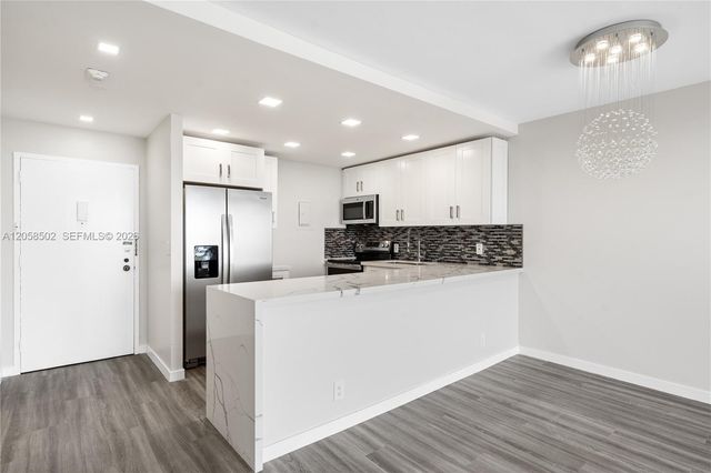 16740 NE 9th Avenue 809, North Miami Beach, FL 33162