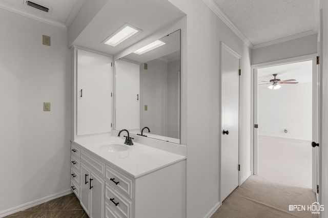 1701 E Spring Street, Henrietta, TX 76365