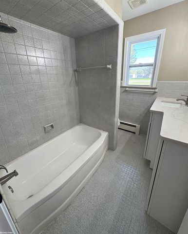 8760 Gratiot Road, Columbus, MI 48063