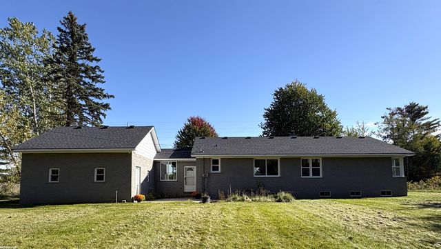8760 Gratiot Road, Columbus, MI 48063