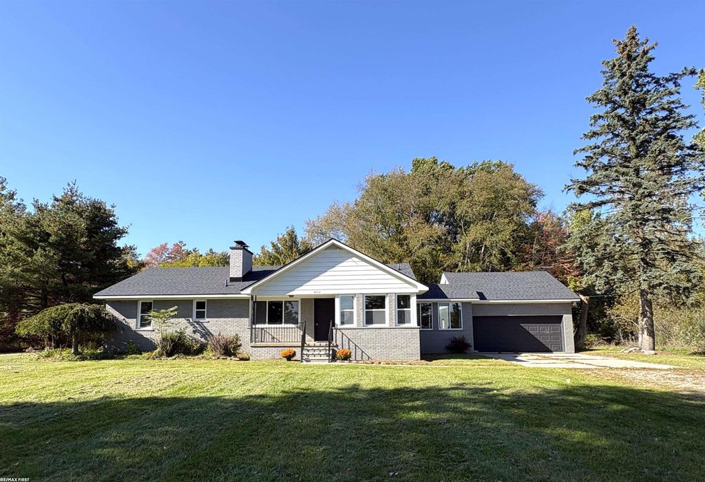 8760 Gratiot Road, Columbus, MI 48063