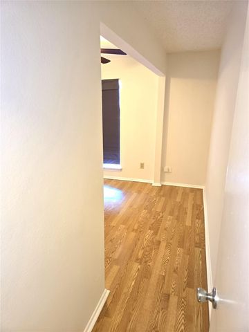 203 S Mitchell St ST 4, San Marcos, TX 78666