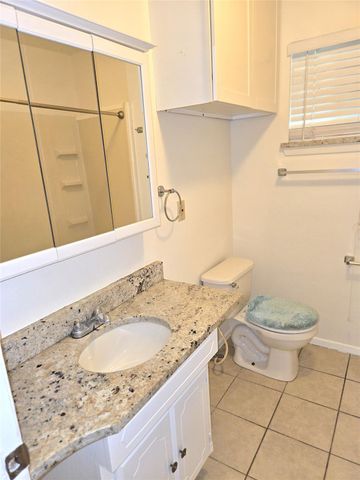 203 S Mitchell St ST 4, San Marcos, TX 78666