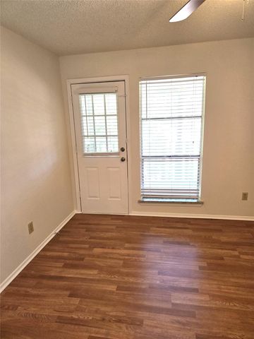 203 S Mitchell St ST 4, San Marcos, TX 78666