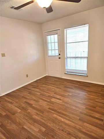 203 S Mitchell St ST 4, San Marcos, TX 78666