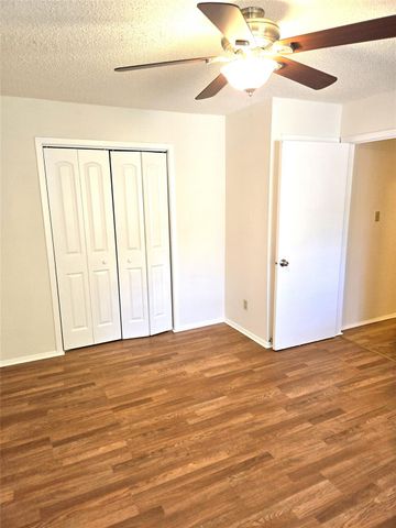203 S Mitchell St ST 4, San Marcos, TX 78666
