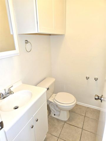 203 S Mitchell St ST 4, San Marcos, TX 78666