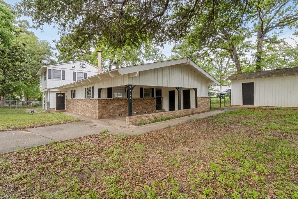 2328 Wildwood Way, Tool, TX 75143