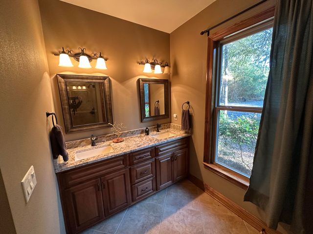 570 Little Mdw Way, Laurel Hill, FL 32567