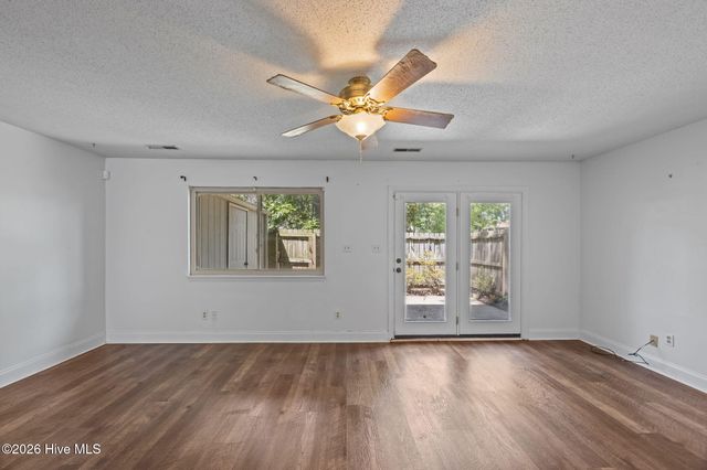 92 Quarterdeck Townes, New Bern, NC 28562