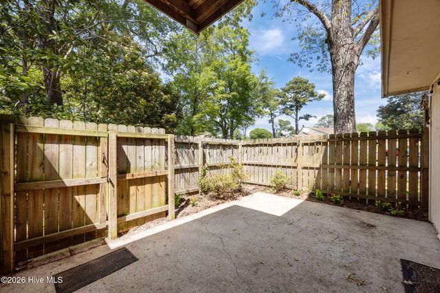 92 Quarterdeck Townes, New Bern, NC 28562