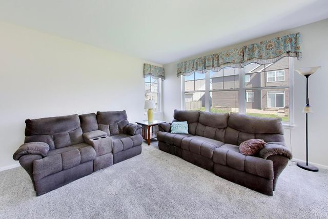 615 Paris Avenue, Oswego, IL 60543