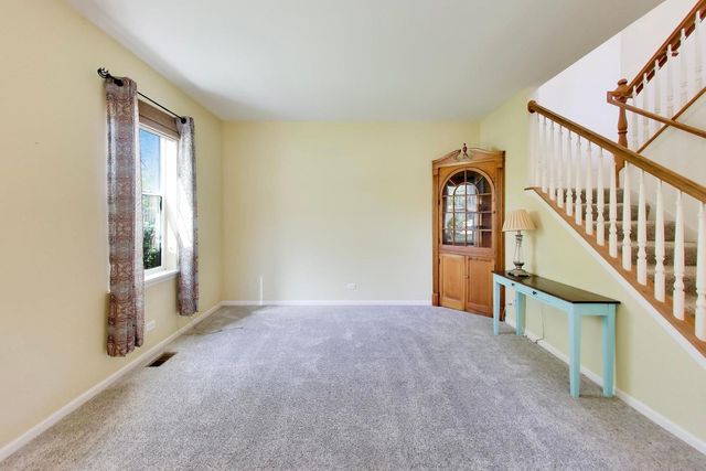 615 Paris Avenue, Oswego, IL 60543