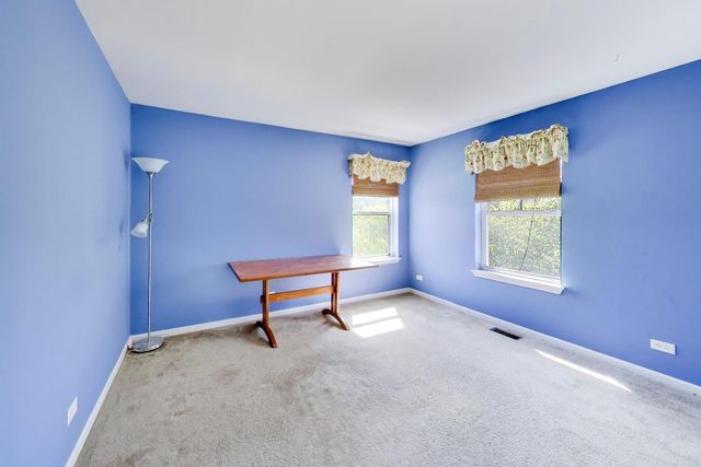 615 Paris Avenue, Oswego, IL 60543