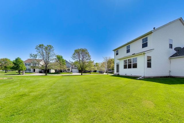615 Paris Avenue, Oswego, IL 60543