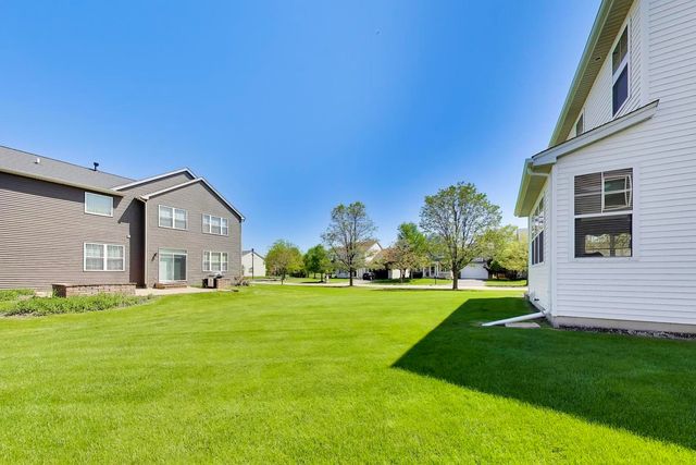 615 Paris Avenue, Oswego, IL 60543