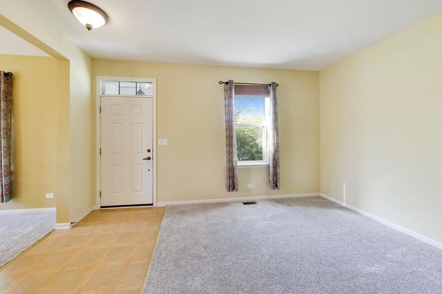 615 Paris Avenue, Oswego, IL 60543