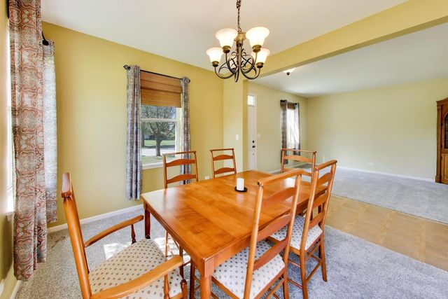 615 Paris Avenue, Oswego, IL 60543