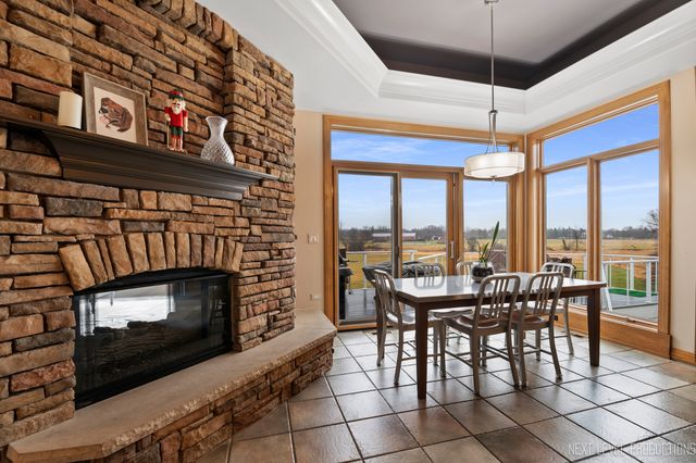 4205 Royal Fox Drive, St. Charles, IL 60174