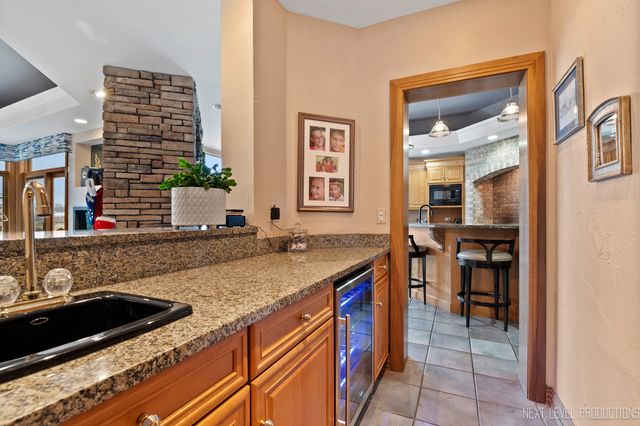 4205 Royal Fox Drive, St. Charles, IL 60174